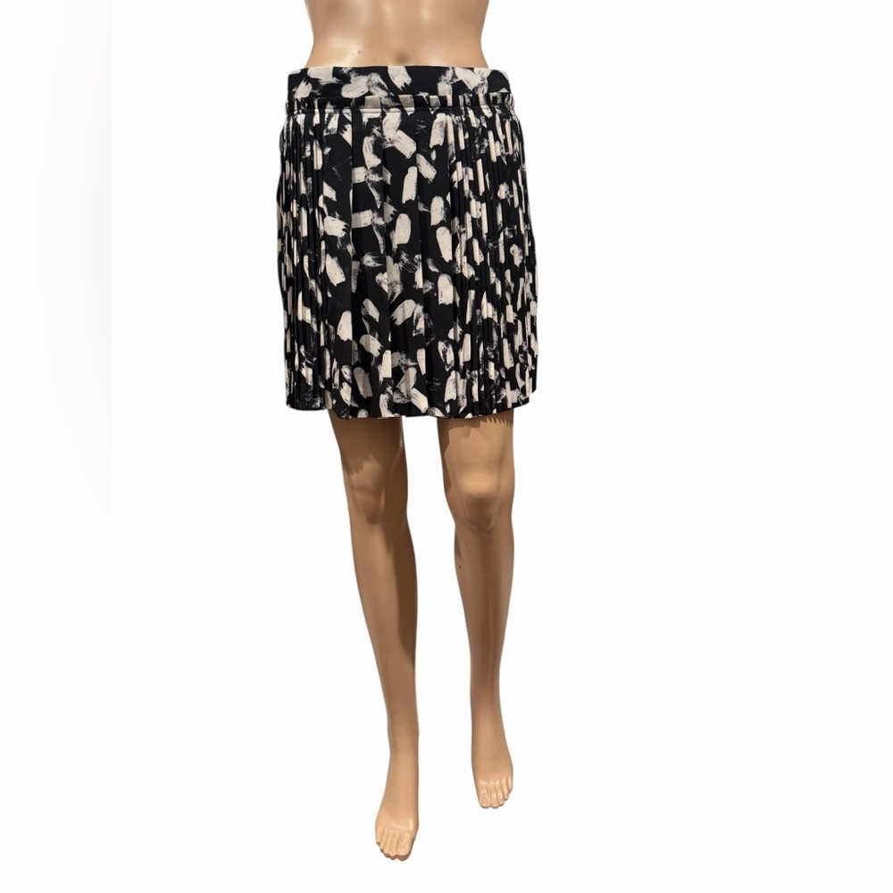 Banana Republic Skirt Womens Black White Pleated Lined Side Zip Short size 4